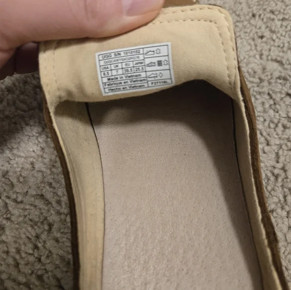 UGG Slip On Sneakers - Picture 4 of 5
